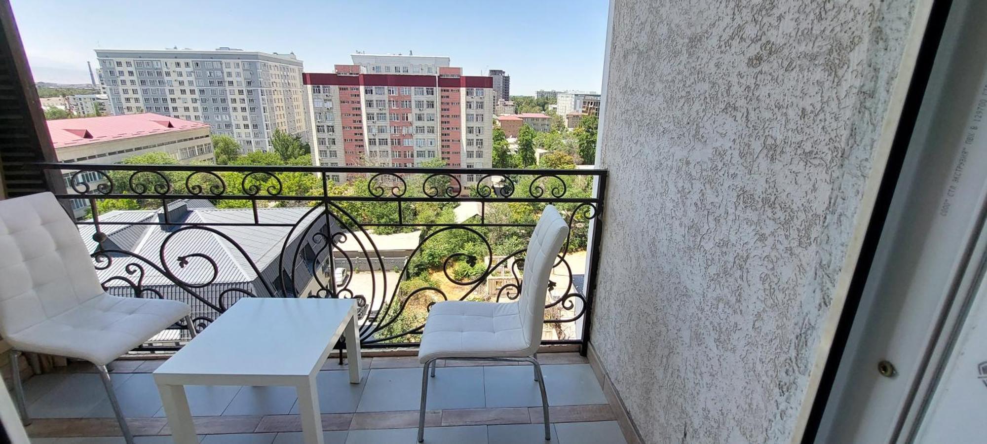 White Apartment With Panoramic View In The Center Бишкек Экстерьер фото